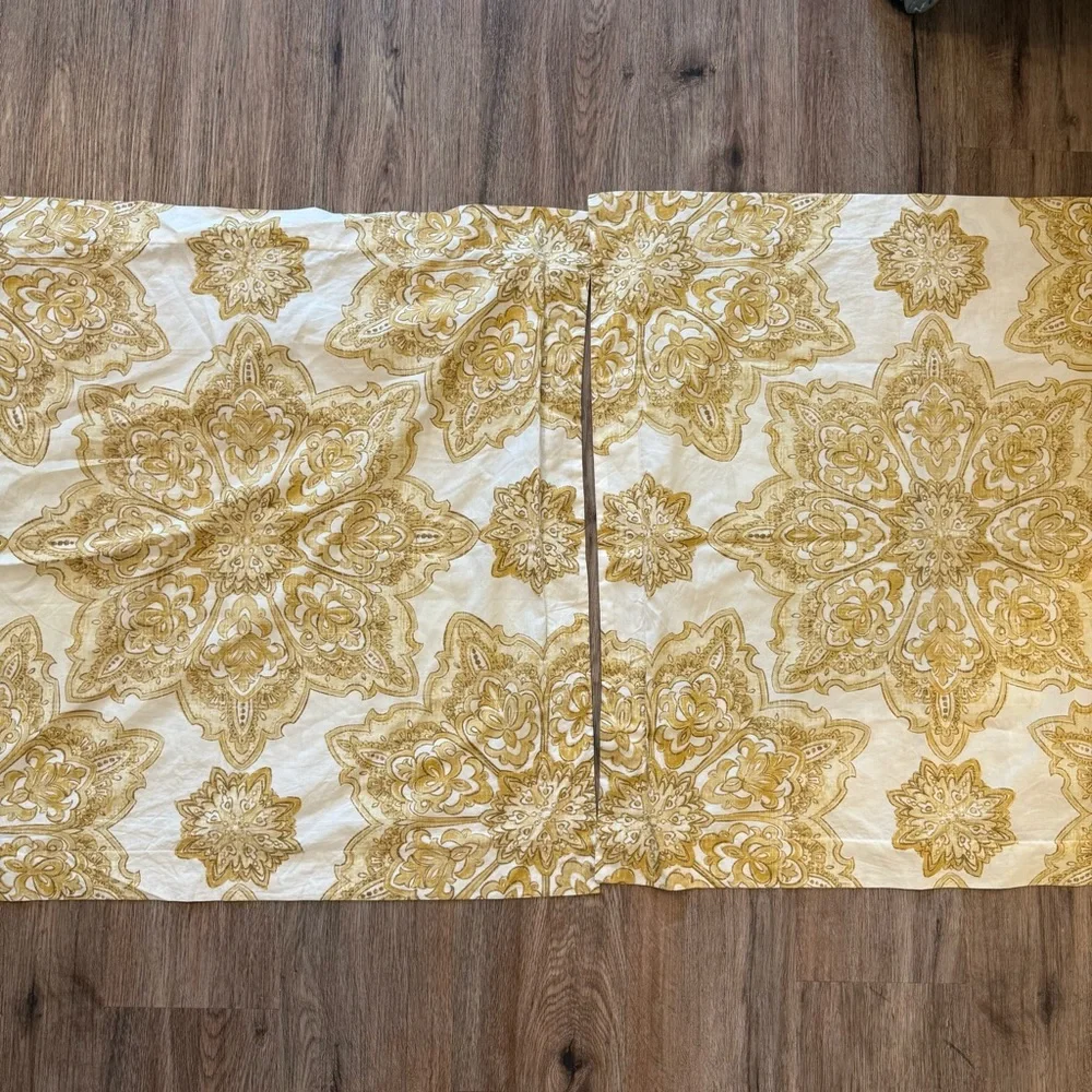 Pottery Barn Paisley Gold Yellow Ivory Large Euro Pillow Shams Cotton 26x26